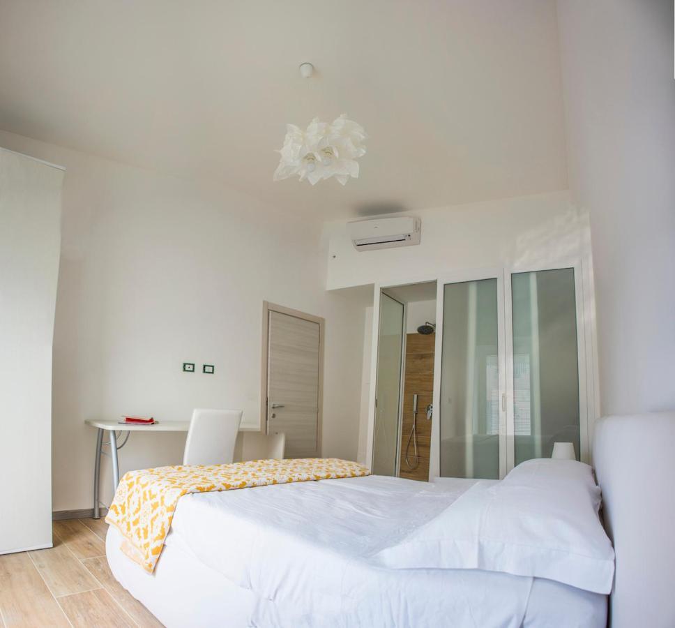 La Casa Di Penelope B&B E Noleggio Bici Elettriche 伊斯皮卡 外观 照片